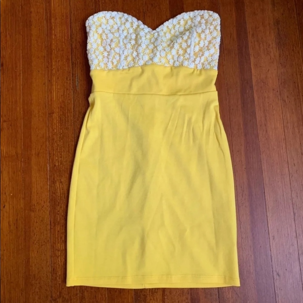 Mini yellow daisy strapless sundress
